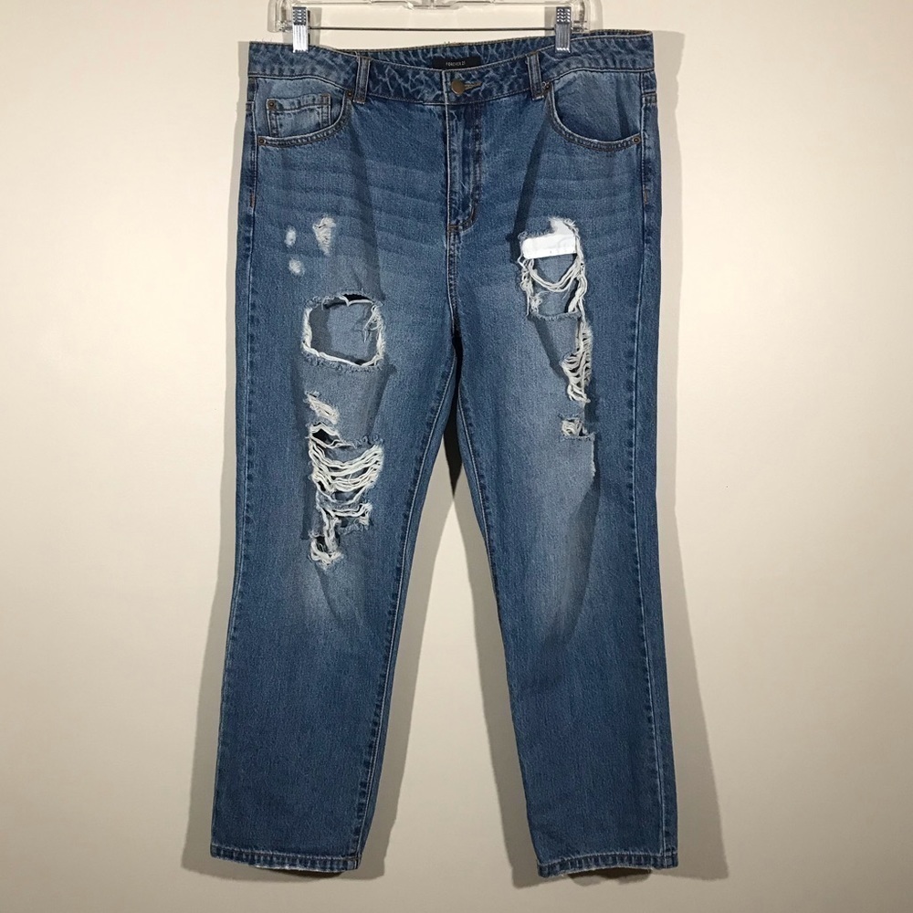🎉 3 for $20 Forever 21 Distressed Jeans 31.
